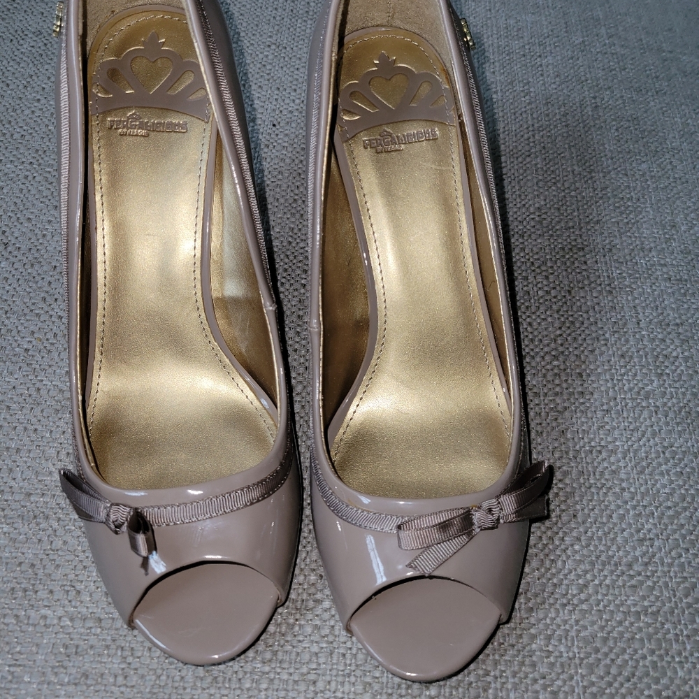 Nude Peep toe sandals